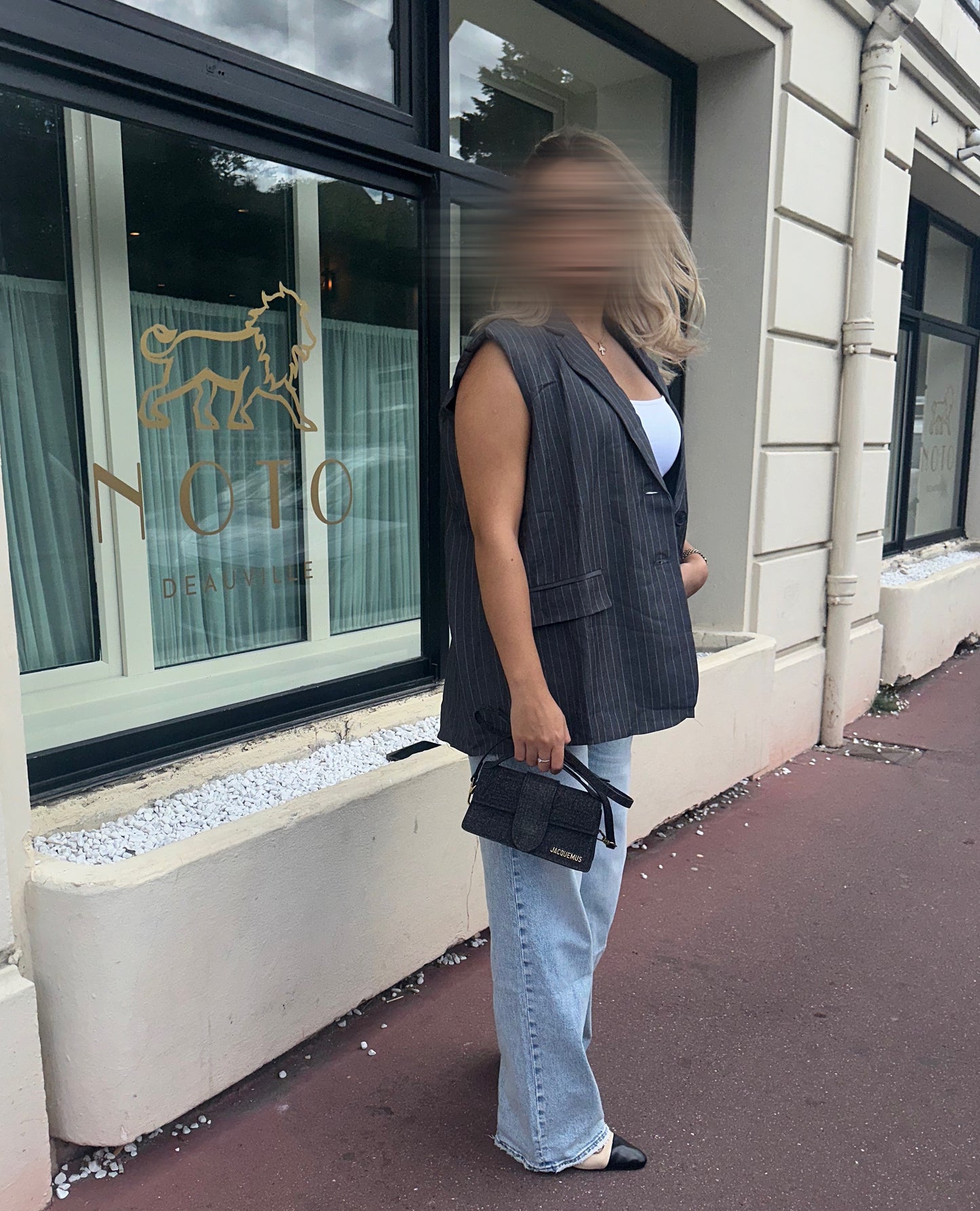 Blazer sans manches dos ouvert gris rayé